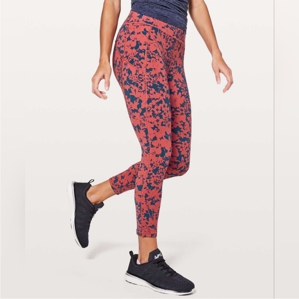 Lululemon Final Lap Crop 23”